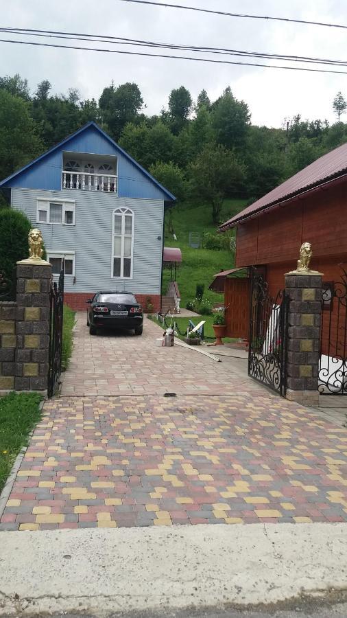 У Люби Huklyvyy 외부 사진